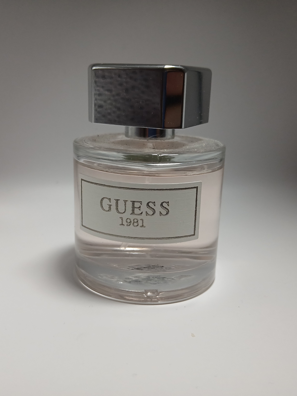 GUESS 1981 Eau de Parfum Bottle - Light Pink & Silver